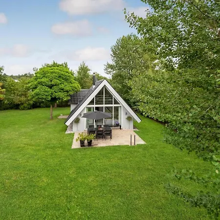 Stunning Home In Ebeltoft With Kitchen エーベルトフト